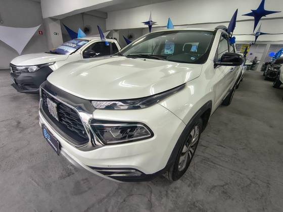 FIAT TORO 2.0 16V TURBO DIESEL VOLCANO 4WD AT9 FIAT TORO 2.0 16V TURBO DIESEL VOLCANO 4WD AT9